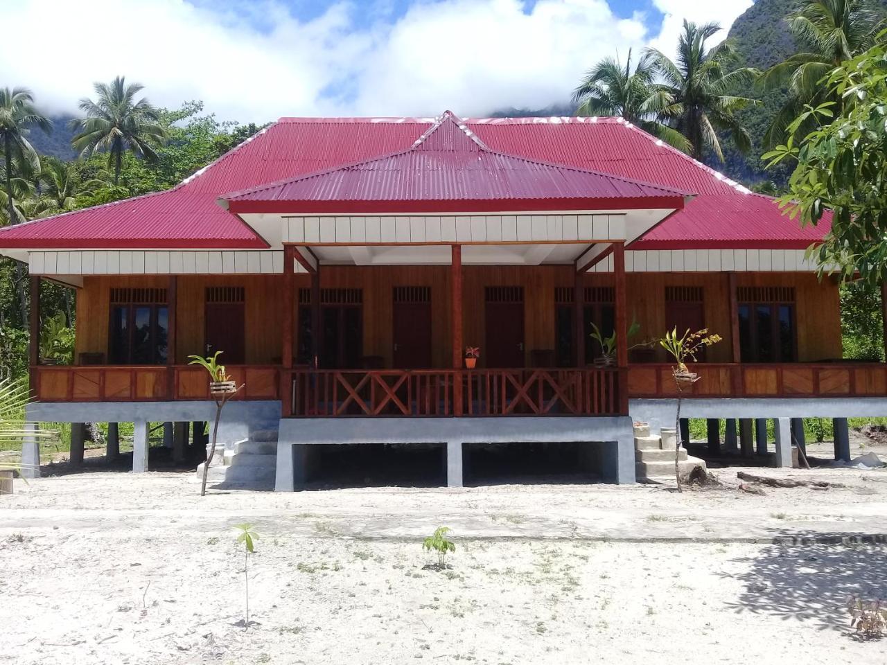 Rumah Olat Nusa Nalan Beach Resort מראה חיצוני תמונה