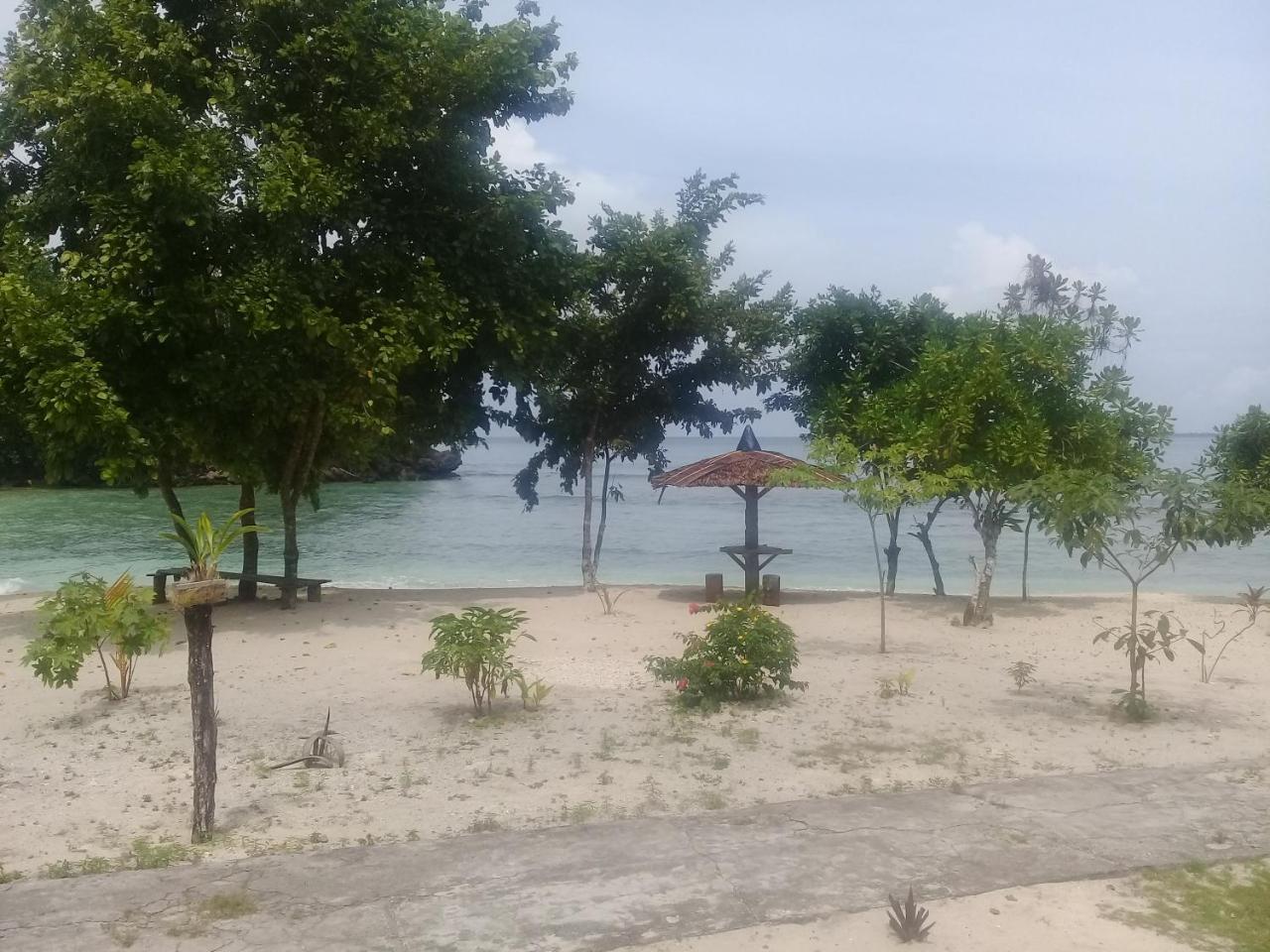 Rumah Olat Nusa Nalan Beach Resort מראה חיצוני תמונה