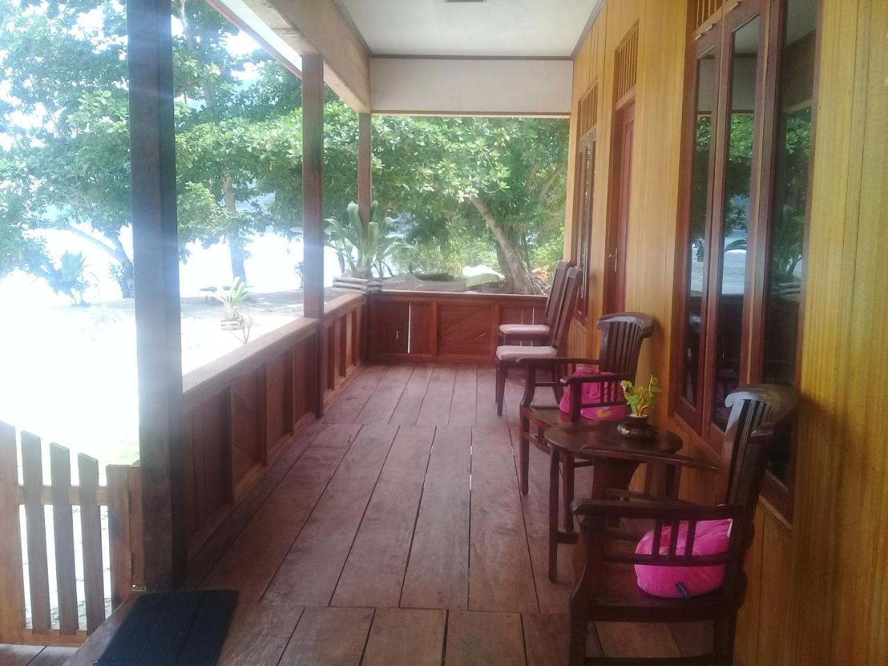 Rumah Olat Nusa Nalan Beach Resort מראה חיצוני תמונה